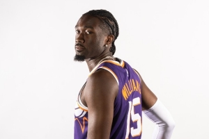 无力回天！马威出战28分钟 11投9中砍下20分11篮板4抢断