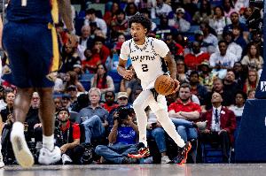 发挥不错！哈珀上半场9投5中&三分4中2得到12分2板