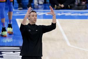 戴格诺特谈快攻得到25分：我们今晚的跑动很出色 传球也很到位